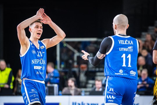 Du „Nevėžio“ žaidėjai – diskvalifikuoti, o „Neptūno“ kraityje – triuškinama pergalė