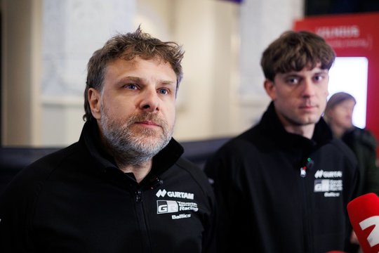 Po nutrūkusių Dakaro lenktynių – kelias namo: B. Vanago ir A. Pauliukėno ekipažas grįžo į Vilnių