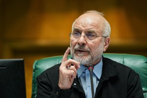 Iranas įspėja: jei JAV surengs ataką – bus smogta JAV laivybos objektams