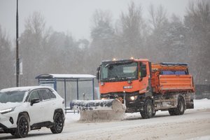 Kelininkai skelbia naujausią informaciją apie kelius: vienus nuvalė, kiti – sunkiai pravažiuojami