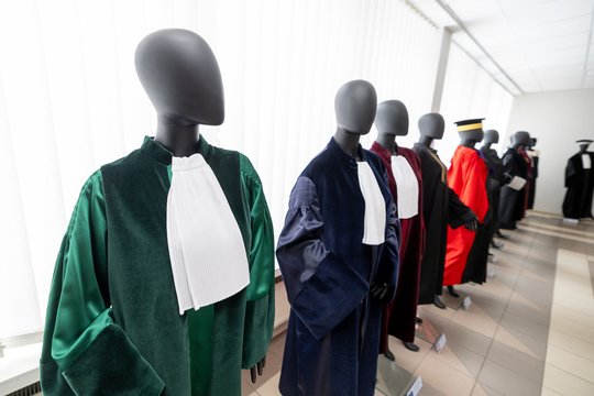 Aukščiausiasis Teismas lankytojams pademonstravo Europos teisėjų mantijas