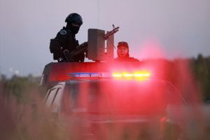 Ekvadoro paplūdimyje rastas perspėjimo gaujoms ženklas – pakabintos žmonių galvos