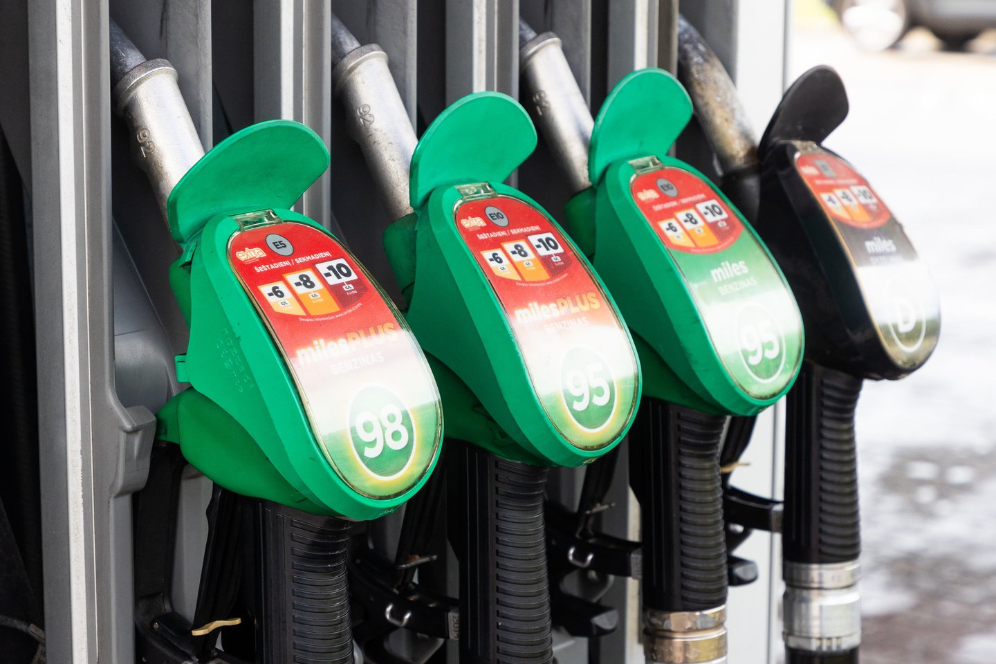 Nuo 2026 m. sausio 1 d. Lietuvos vairuotojai sulaukė nemalonios naujienos degalinėse – brangsta tiek benzinas, tiek dyzelinas. <br>D.Labučio (ELTA) nuotr.