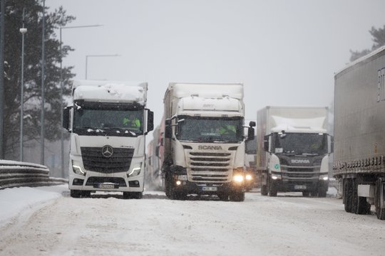 Vilniaus eismą užkišus keliems vilkikams, atskleidė klaidą, kurios niekas iki šiol neįvardijo: „Pataupė“