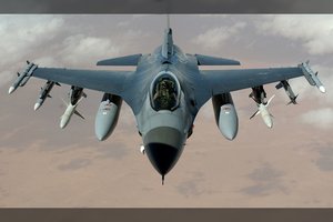 Žiniasklaida: JAV buvo užmaskavusios karinį orlaivį, kurį naudojo laivams pulti