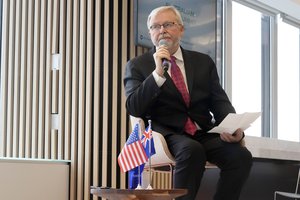 Su D. Trumpu nesutariantis Australijos ambasadorius JAV traukiasi iš pareigų