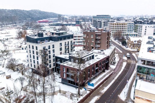 Dar nebaigtame septynaukščiame butai tirpsta: įvardijo, kas pirkėjus vilioja labiausiai