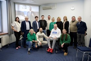 Vaikų su negalia plaukimo treneris: mažai kalbame apie problemas