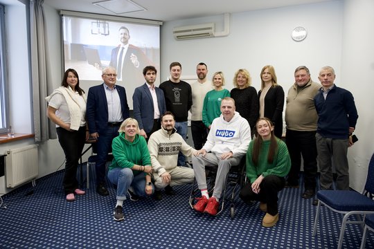 Vaikų su negalia plaukimo treneris: mažai kalbame apie problemas