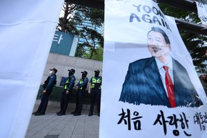 Pietų Korėjos prokurorai reikalauja mirties bausmės eksprezidentui Yoon Suk Yeolui