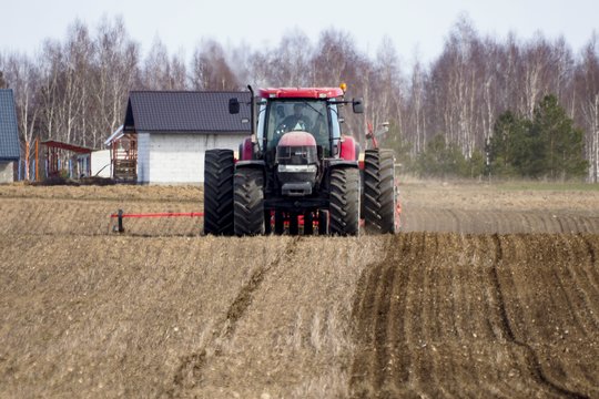 Ūkininkams – nauja galimybė įsigyti valstybinę žemės ūkio paskirties žemę