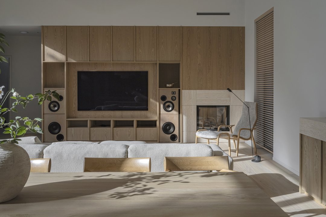 Ne spalvos ir ne baldai: štai kas iš tikrųjų kuria šių namų efektą