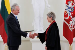 G. Nausėda priėmė antrai kadencijai paskirtos generalinės prokurorės N. Grunskienės priesaiką