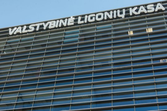 Teismas: didesnė neturtinė žala už moteriai per klaidą išoperuotą sveiką sąnarį priteista pagrįstai