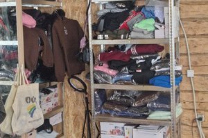 Pareigūnų patikrinimas davė vaisių: širvintiškės namuose – krūva žinomų prekės ženklų padirbinių