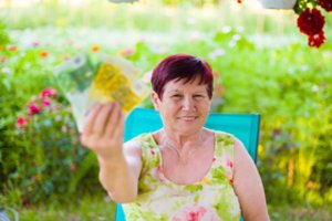 30 metų buvusios žmonos nematęs vyras netikėtai išvydo, kad ji laimėjo 70 milijonų: „Galėtų dalį paaukoti man“