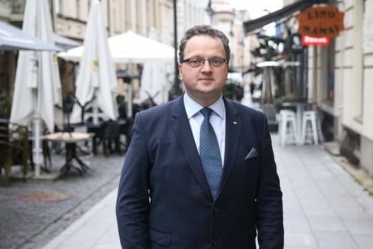 NŠA komisijos išvadomis patenkinti ne visi: dėl R. Čiužo elgesio situacija agentūroje vis dar įtempta