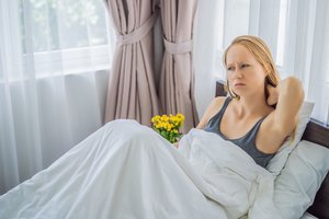 Klaida, kurią daro beveik visi: štai kodėl prabudę jaučiatės neišsimiegoję