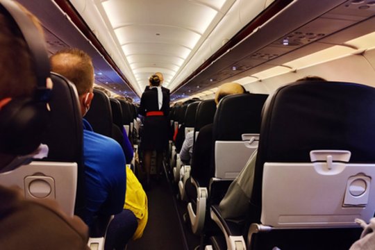 Socialiniai tinklai ūžia dėl tokio keleivių elgesio: pasitikrinkite, ar taip nedarote ir jūs