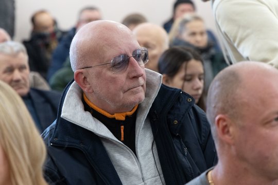 R. Žemaitaičio susitikime Lazdijuose – netikėtas svečias: A. Valinskas neieškojo žodžio kišenėje