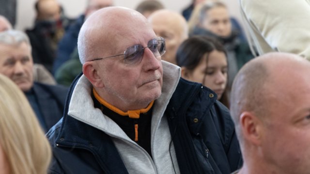 R. Žemaitaičio susitikime Lazdijuose – netikėtas svečias: A. Valinskas neieškojo žodžio kišenėje