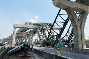 Tailande per dvi dienas nuvirto antras kranas: žuvo du žmonės