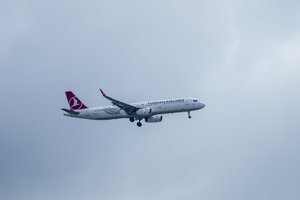 Panika danguje – „Turkish Airlines“ lėktuve suveikė signalizacija dėl bombos grėsmės