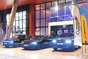 Titulai – gausybei gamintojų: kokie buvo geriausi naujų automobilių modeliai