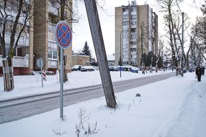 Nustebino neįprastas kelio ženklas: tokį mato pirmąkart