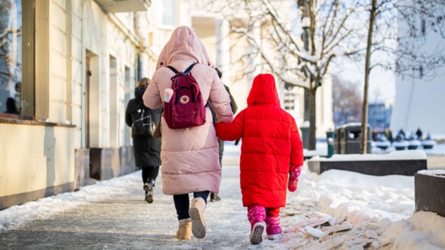 Sinoptikai prognozuoja šaltą, bet saulėtą savaitgalį: vietomis pūs stiprus vėjas