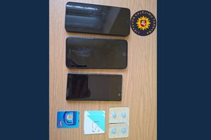 Kauno kalėjime iš niekur atsiradusį paketą su telefonais pasiėmė pareigūnai