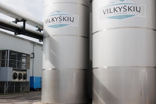 „Vilkyškių pieninė“ už 7,5 mln. eurų įsigijo „Marijampolės pieno konservus“