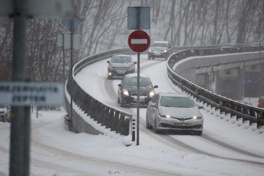 Kad darote pažeidimą, galite nė neįtarti: kada skiria baudą, o kada – įspėjimą