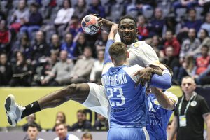 Prancūzijos rankininkai triuškino Europos pirmenybių rekordus, vokiečių treneris prikiaulino saviems