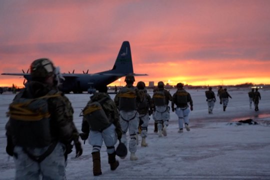 Pentagonas 1500 JAV karių įsakė pasiruošti dislokacijai Minesotoje