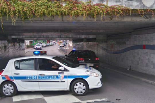 Paryžiuje – nemaloniai pasibaigęs vakarėlis: įgriuvo grindys