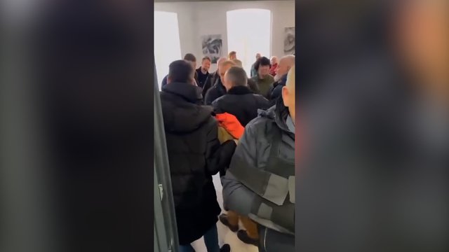 Po incidento R. Žemaitaičiui apkaltinus jaunuolį vaizdai rodo ką kita: užfiksavo, kas įvyko iš tiesų