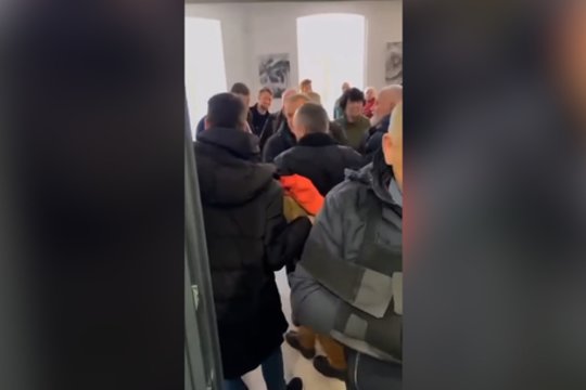 Po incidento R. Žemaitaičiui apkaltinus jaunuolį vaizdai rodo ką kita: užfiksavo, kas įvyko iš tiesų