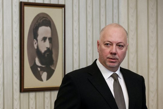 Prieš pirmalaikius rinkimus atsistatydina Bulgarijos prezidentas