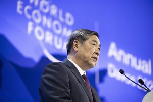 Kinijos vicepremjeras: pasaulis negali grįžti prie „džiunglių įstatymo“