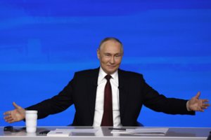  D. Trumpo veiksmai – lyg dovana Rusijai: „Tegul jie pešasi tarpusavyje“