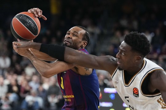 „Barcelona“ sugrąžino skola „Dubai“ ekipai