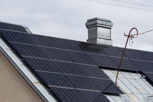 Saulės elektrinių bumas slepia augančią krizę: „Bus jau per vėlu“