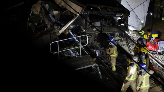 Ispanijoje – nauja traukinio avarija: žuvo vienas žmogus, dar 37 buvo sužeisti