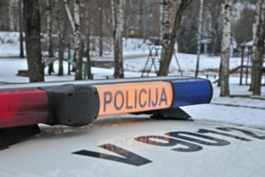 Automobilis Vilniuje partrenkė dvi per gatvę ėjusias moteris