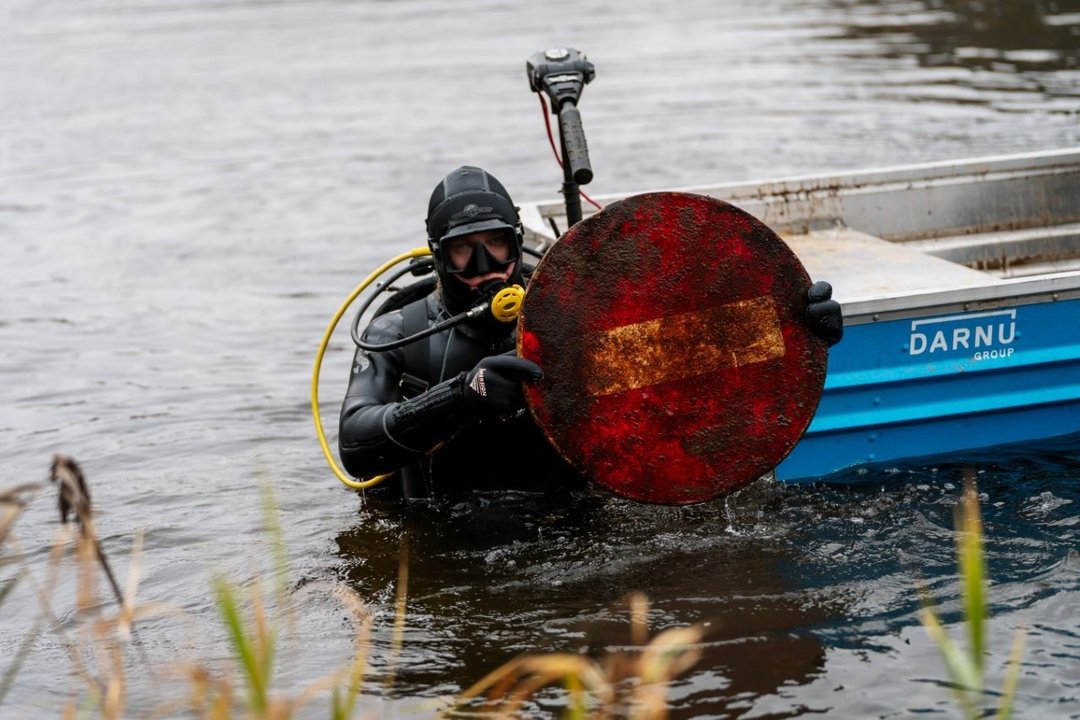 Tons of waste found along an 8-km stretch of the Neris as cleanup reveals the true extent of pollution