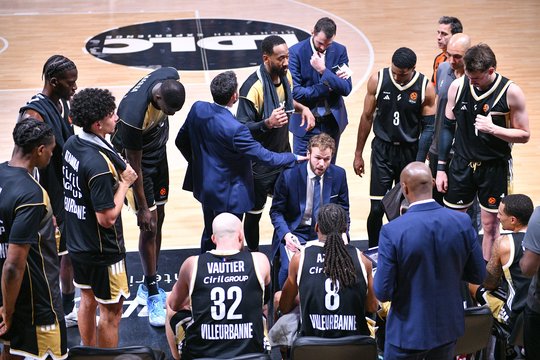 „Žalgirio“ sutriuškintas ASVEL treneris sunkiai rinko žodžius: „Mus sudaužė“