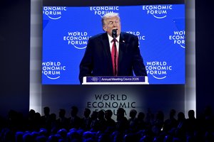 Danijos ministras kaip teigiamą ženklą įvertino D. Trumpo norą išvengti karinės jėgos Grenlandijoje