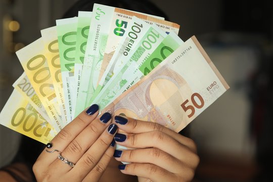 Telefoniniai sukčiai iš dviejų Vilniaus ir Akmenės rajono gyventojų pasisavino 38,8 tūkst. eurų