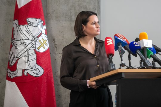 Po sprendimo keltis į Lenkiją – S. Cichanouskajos patarėjo niuksas Lietuvai